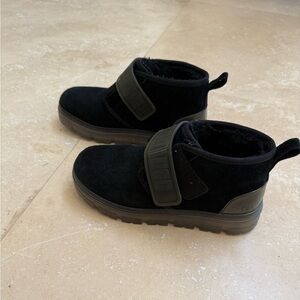 Women’s black size 8 UGG boots